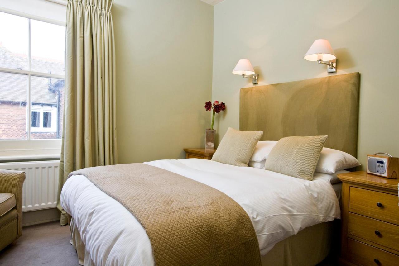 The Bell Hotel Sandwich Bagian luar foto