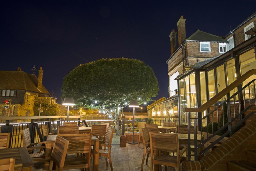 The Bell Hotel Sandwich Bagian luar foto
