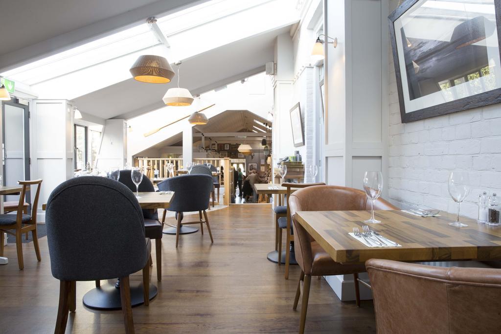 The Bell Hotel Sandwich Bagian luar foto