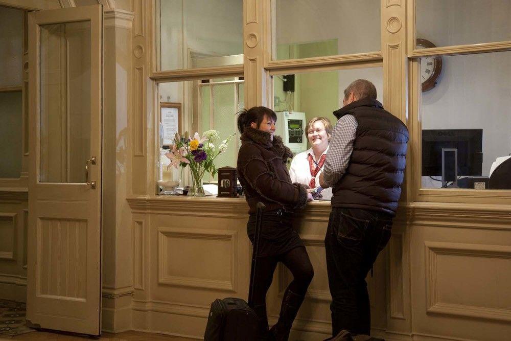 The Bell Hotel Sandwich Bagian luar foto