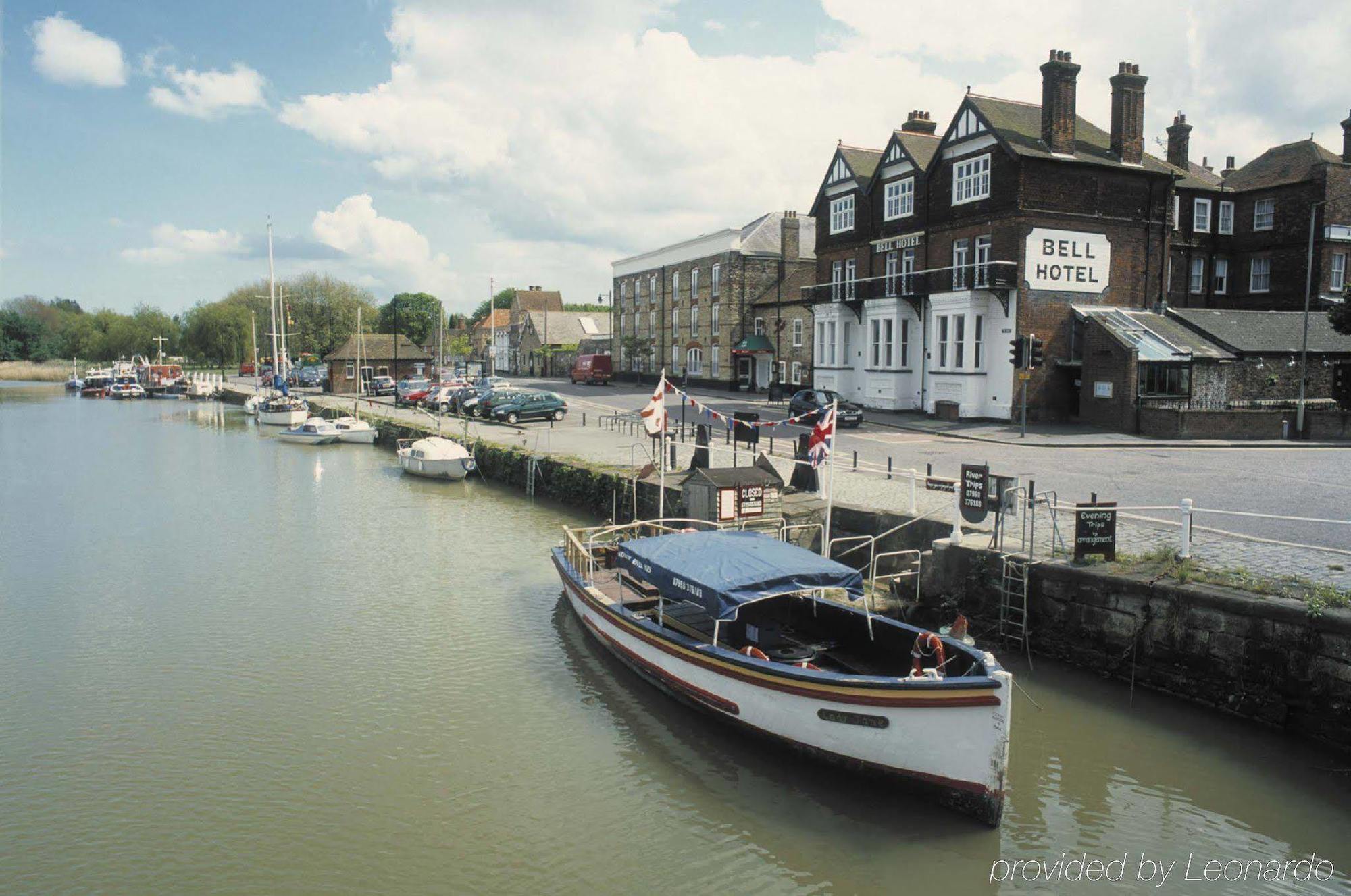 The Bell Hotel Sandwich Bagian luar foto