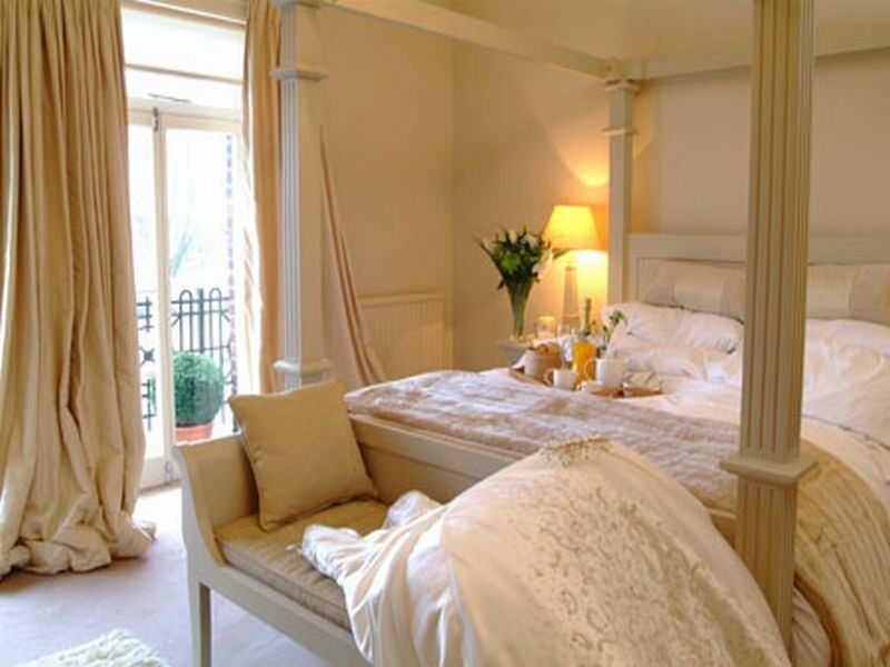 The Bell Hotel Sandwich Bagian luar foto
